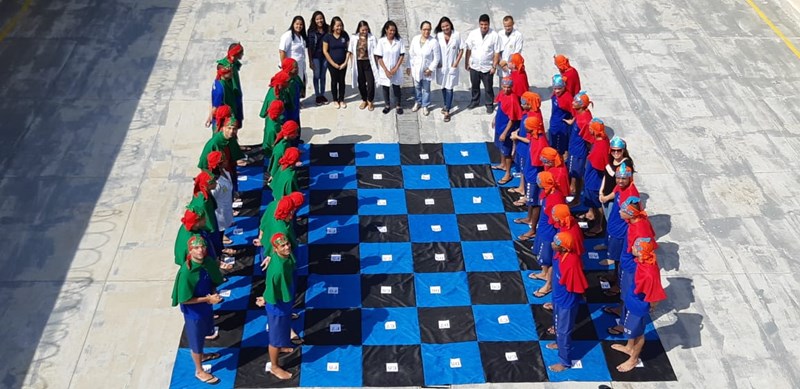 Escola da rede estadual promove “xadrez humano” como prática
